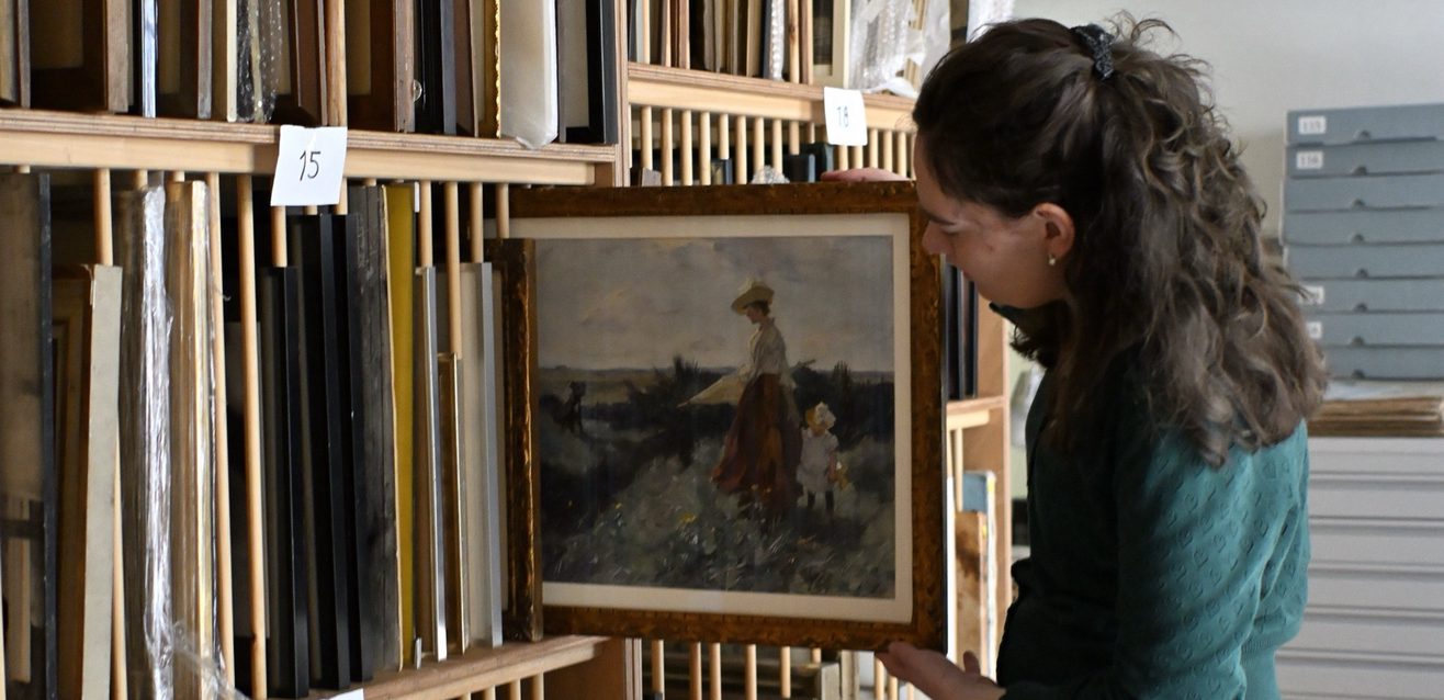 Kunstbeschouwingen: samen onderzoek doen naar de depotcollectie van Arti